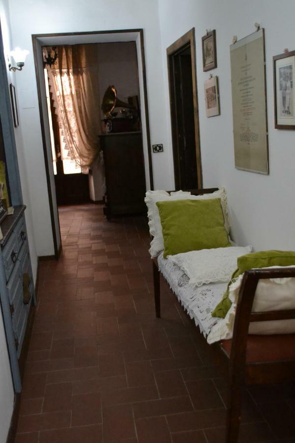 La Casa Del Maestro Hotel Кортона Екстериор снимка