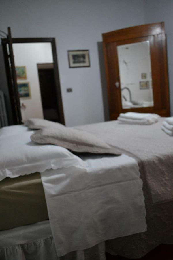 La Casa Del Maestro Hotel Кортона Екстериор снимка