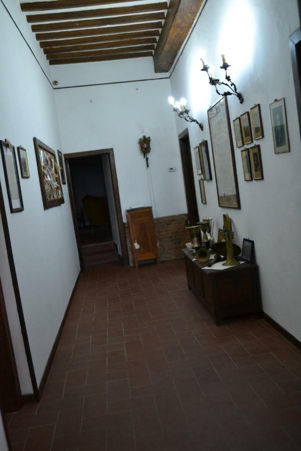 La Casa Del Maestro Hotel Кортона Екстериор снимка